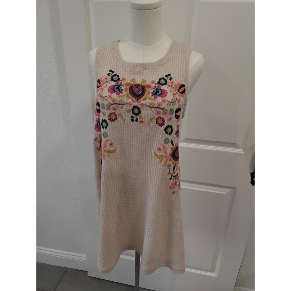 Umgee USA Waffle Knit Floral Embroidered Tank Tunic Top Beige Small